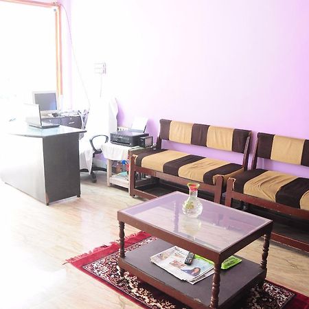 蒂鲁帕蒂Sgs Residency别墅 外观 照片
