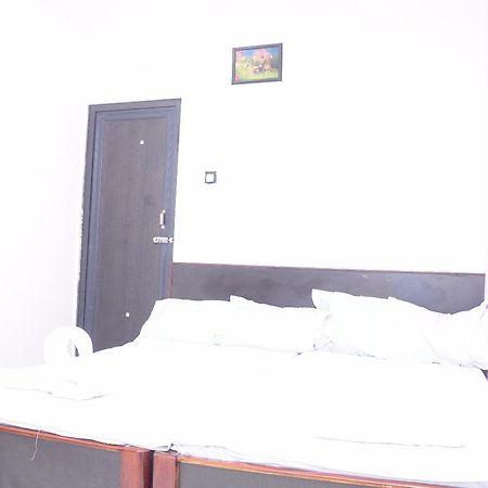 蒂鲁帕蒂Sgs Residency别墅 外观 照片