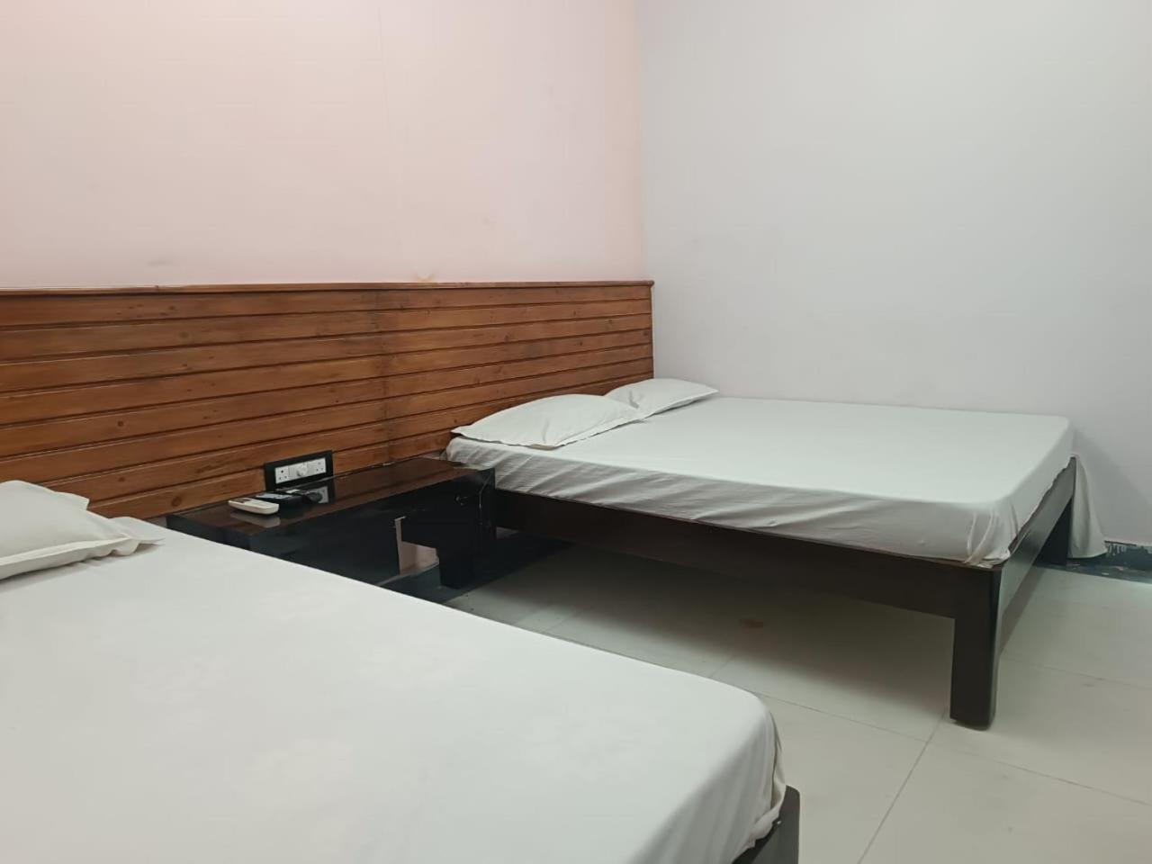 蒂鲁帕蒂Sgs Residency别墅 外观 照片