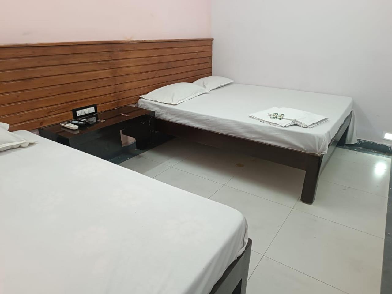 蒂鲁帕蒂Sgs Residency别墅 外观 照片