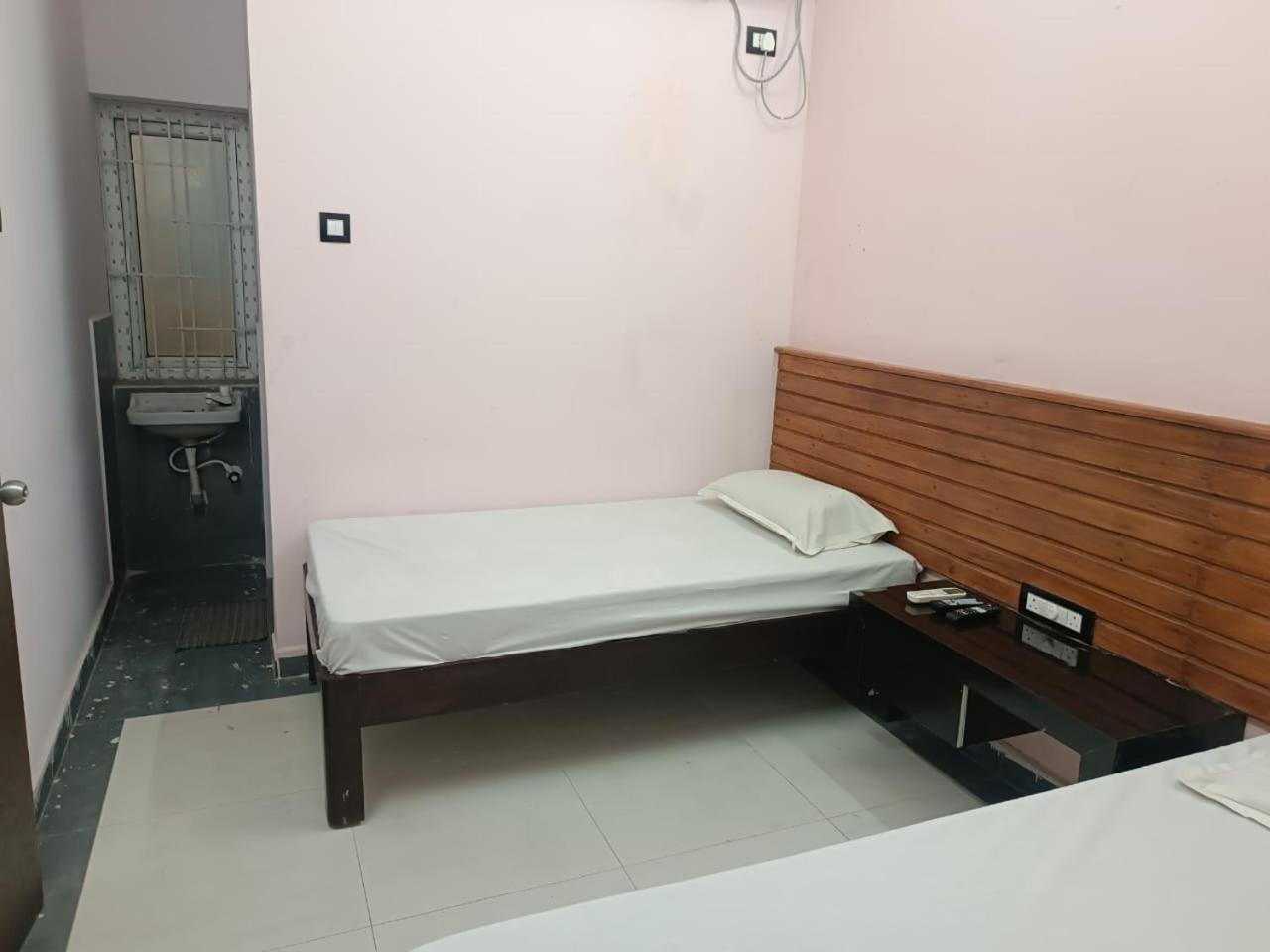蒂鲁帕蒂Sgs Residency别墅 外观 照片