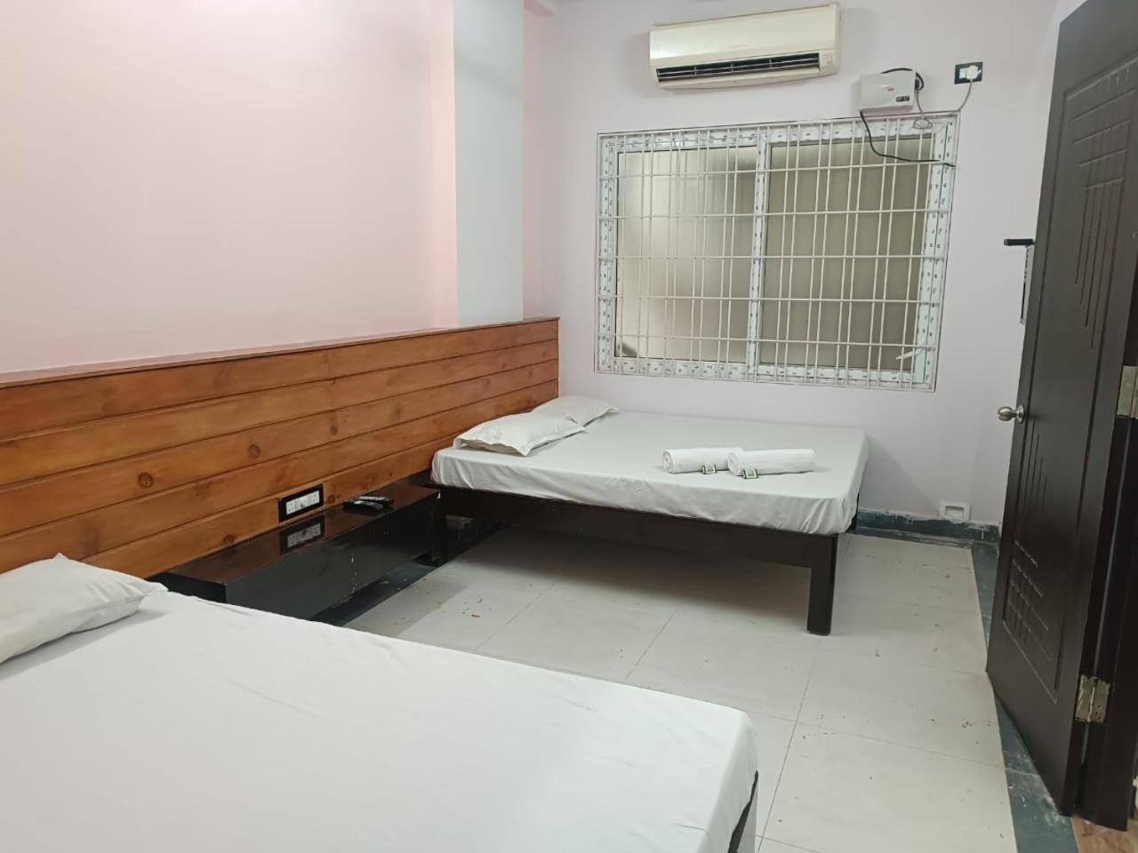 蒂鲁帕蒂Sgs Residency别墅 外观 照片